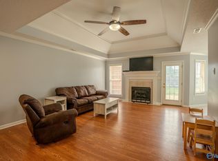 1404 Lake Pointe Dr SW, Decatur, AL 35603