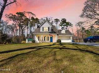 1216 Belgrade Swansboro Rd, Hubert, NC 28539