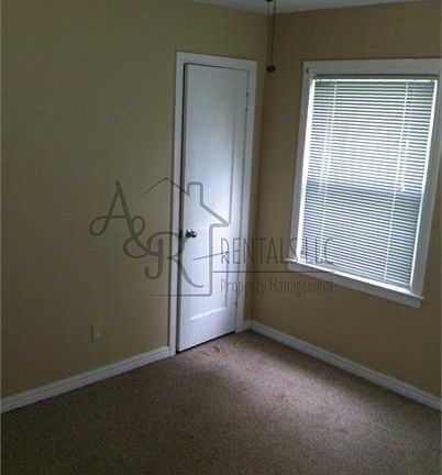 4th image of 305 E Hudson St