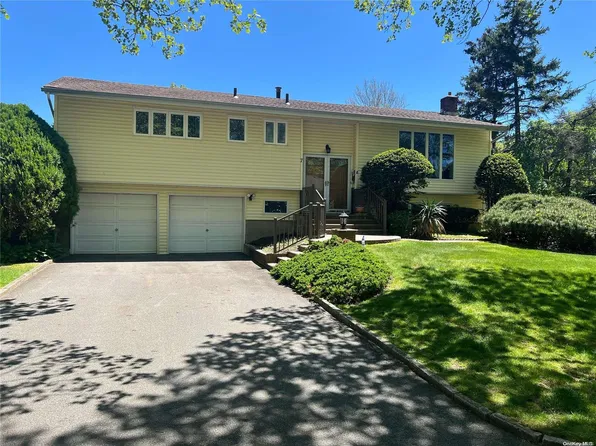 7 Katonah Place, Dix Hills, NY 11746