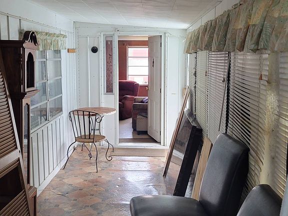 5th image of 3301 58th Ave N #106