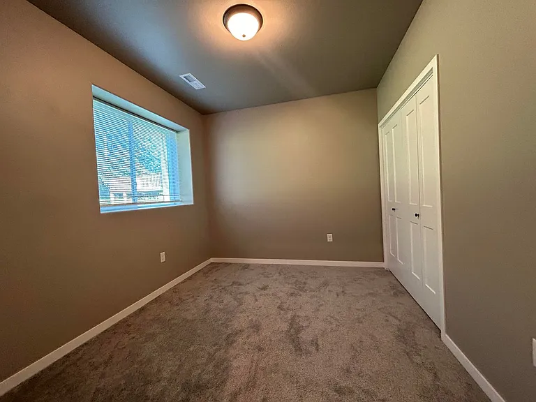 253 Lindemann Dr — Photo 20