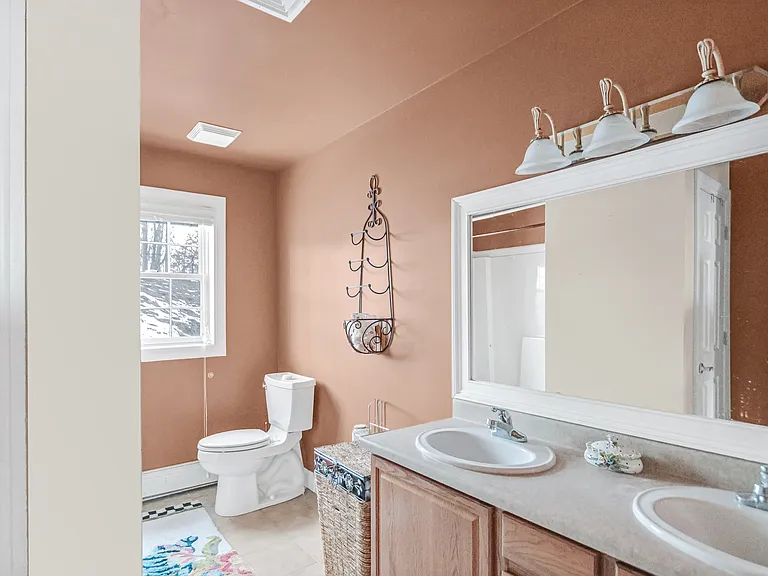 4 McNamara Dr — Photo 15