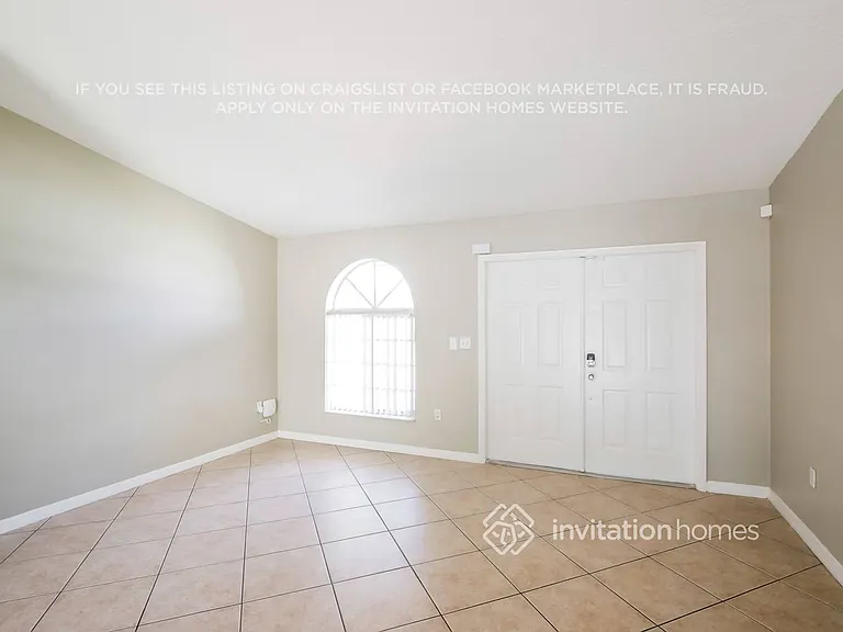 18015 SW 154th Pl — Photo 3