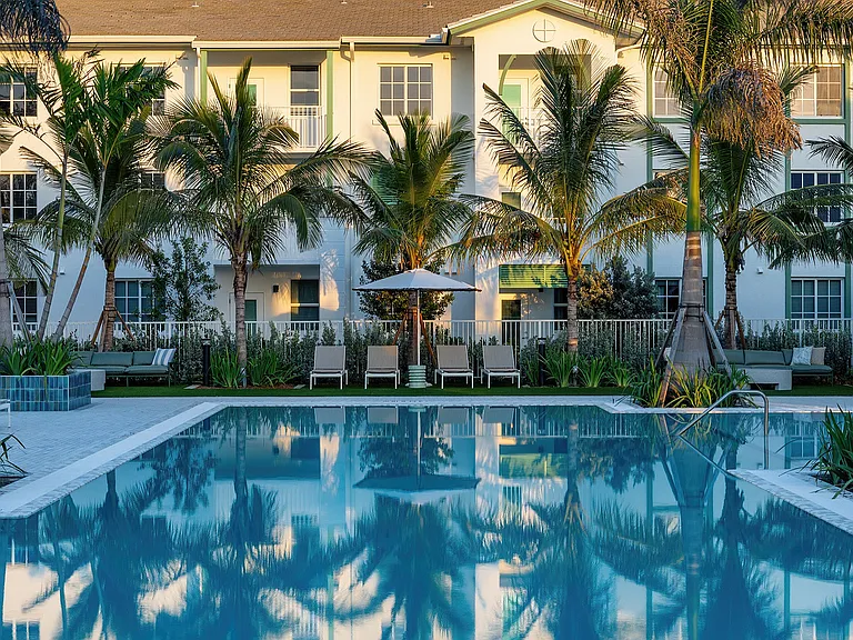 Marlowe Naples — Photo 30