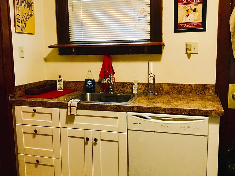 Kitchen with dishwasher
