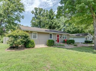 613 E Poplar St, Mascoutah, IL
