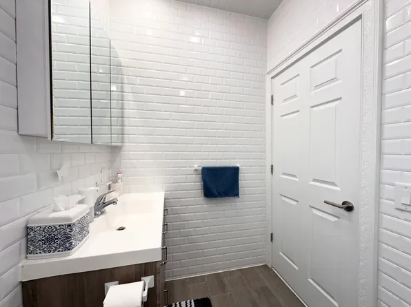 37 Spruce Street image 19 of 25