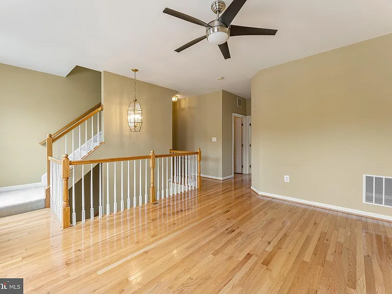 6002 Saint Hubert Ln — Photo 14