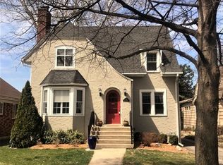 386 S Argyle Ave, Elmhurst, IL 60126