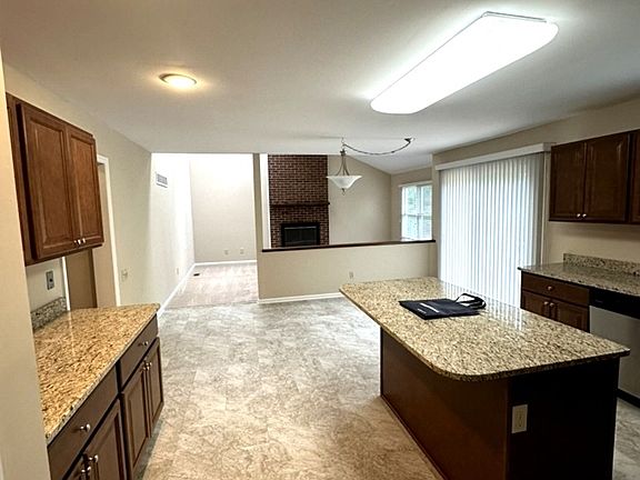 5th image of 20 Beech Hill Dr