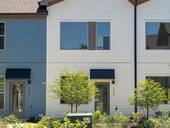 3rd image of 1070 Dill Ave #105