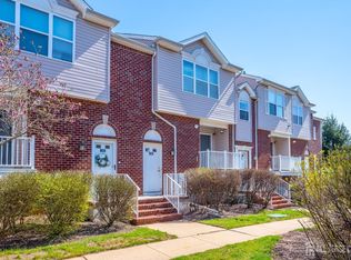 530 Great Beds Ct, Perth Amboy, NJ 08861