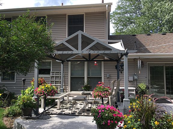 Backyard Retreat in Bloom
