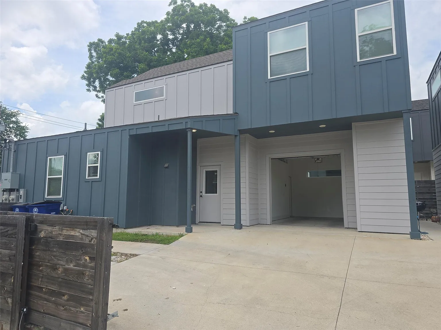 2 bed, 2.0 bath, 1200 sqft, $2,300 — Photo 3