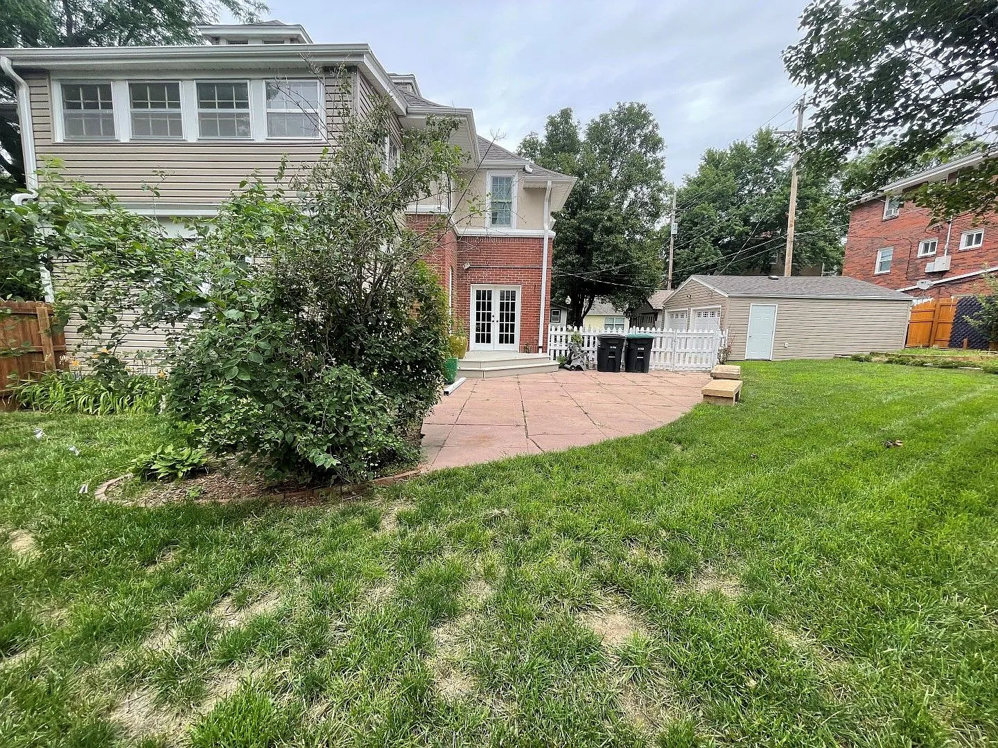 Large Home For Rent In Omaha's Blackstone Area — Photo 3