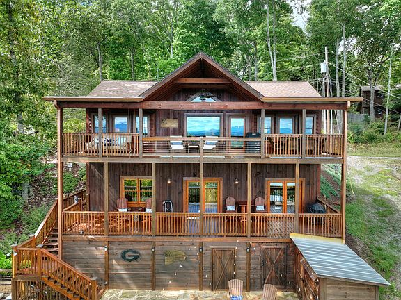 4th image of 411 Highland Cir
