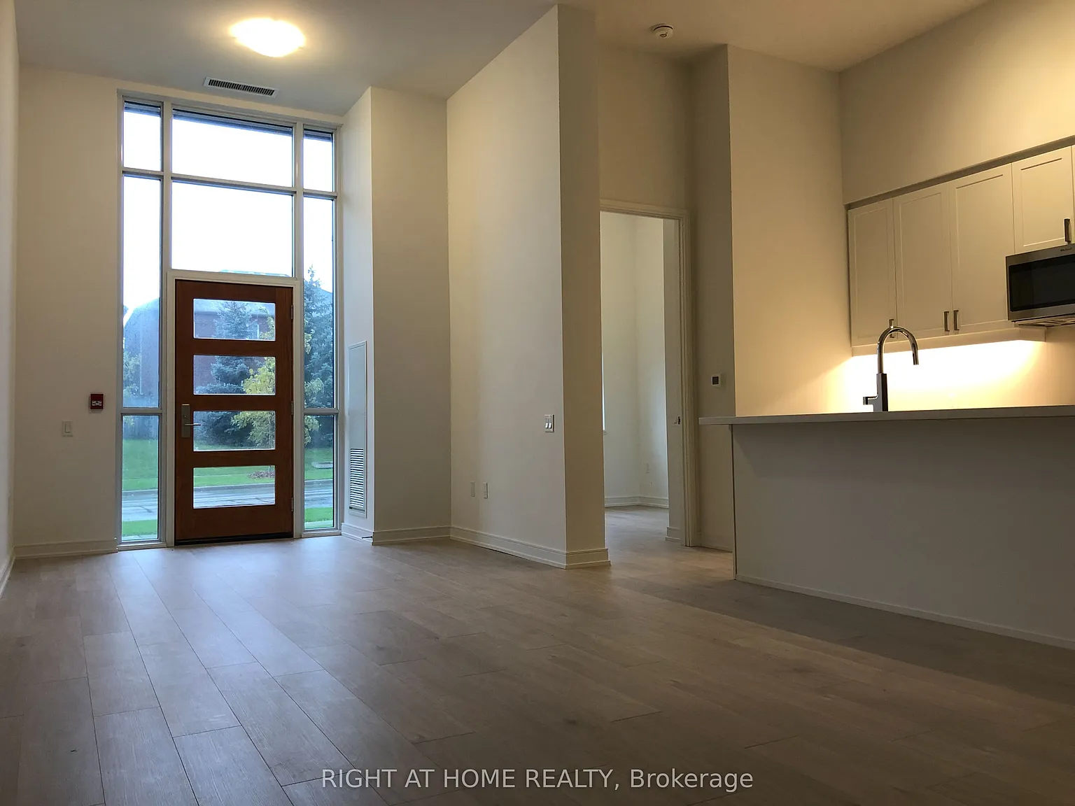3 bed, $4,300 — Photo 4