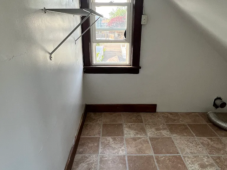 328 Jackson Ave #3 — Photo 9