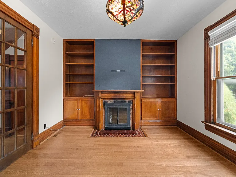 335 W 2nd Ave — Photo 9
