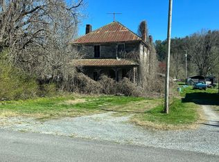 154 Bumpus Cove Rd, Erwin, TN 37650