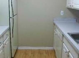 941 Novi Rd, Northville, MI 48167