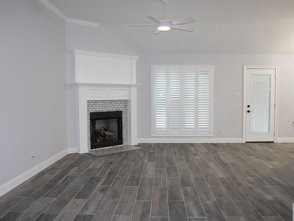 2nd image of 435 Meadowridge Cir