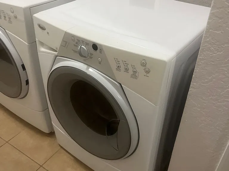 87 - Washer & Dryer (side-by-side)
Included full-size Whirlpool washer & dryer set _ located in the laundry room near garage.