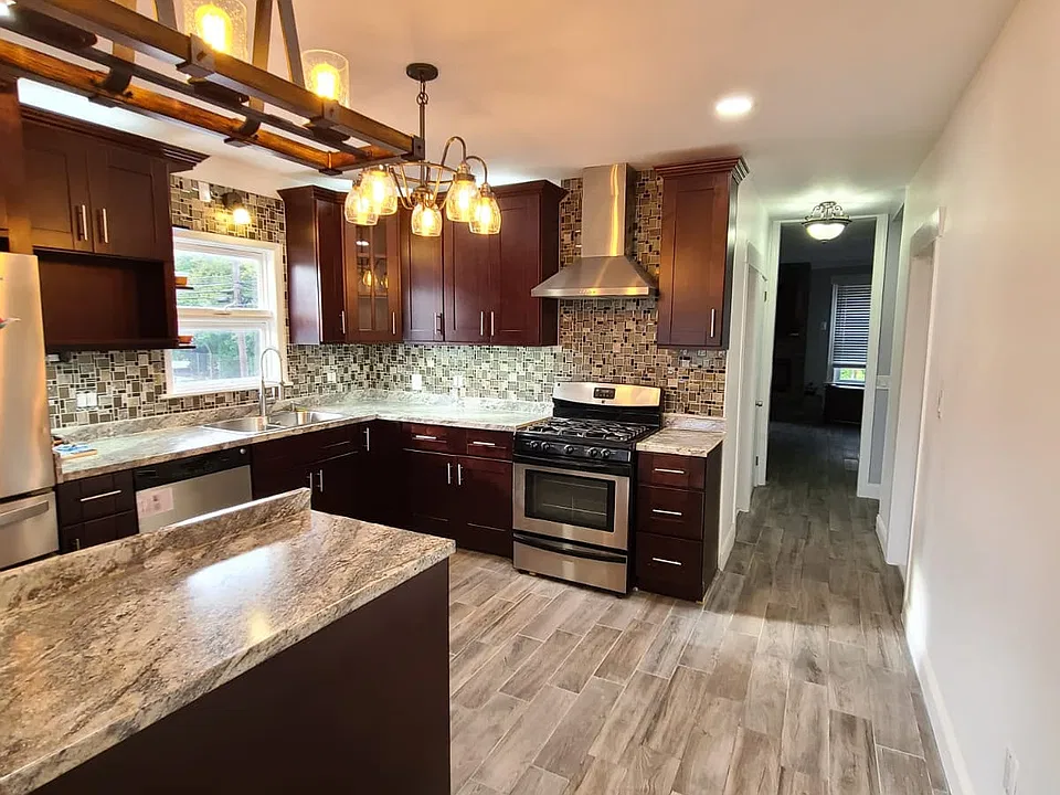 119 Madeline Ave #2