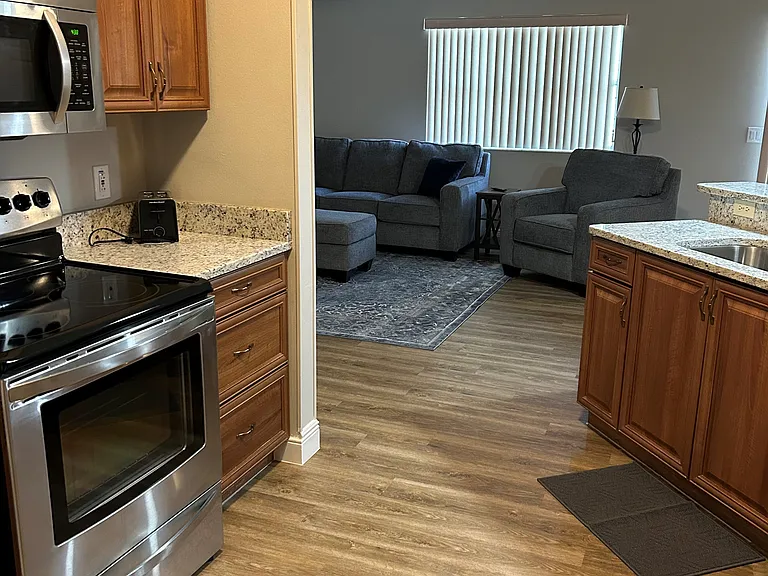 484 Hildalgo Dr — Photo 7