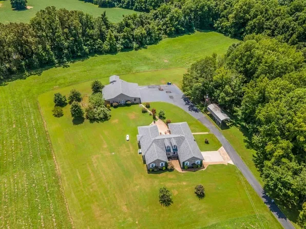 1215 Beaver Creek Dr, Mason, TN 38049