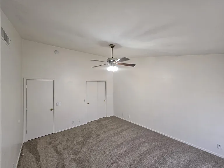 121 W Ivanhoe St — Photo 17