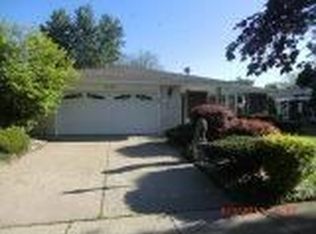 2332 185th Ct, Lansing, IL 60438