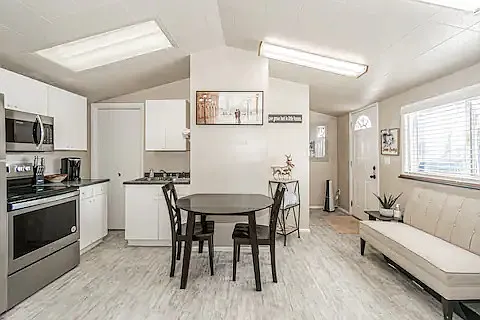 330 N Holmes Ave — Photo 1