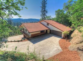 1632 NE Terrace Dr, Grants Pass, OR 97526
