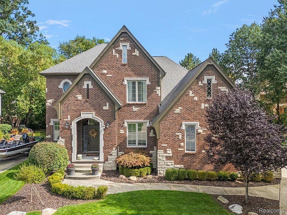 1st image of 54296 Sassafras Dr