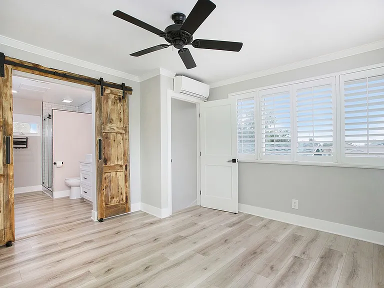518 E Barkley Ave — Photo 10