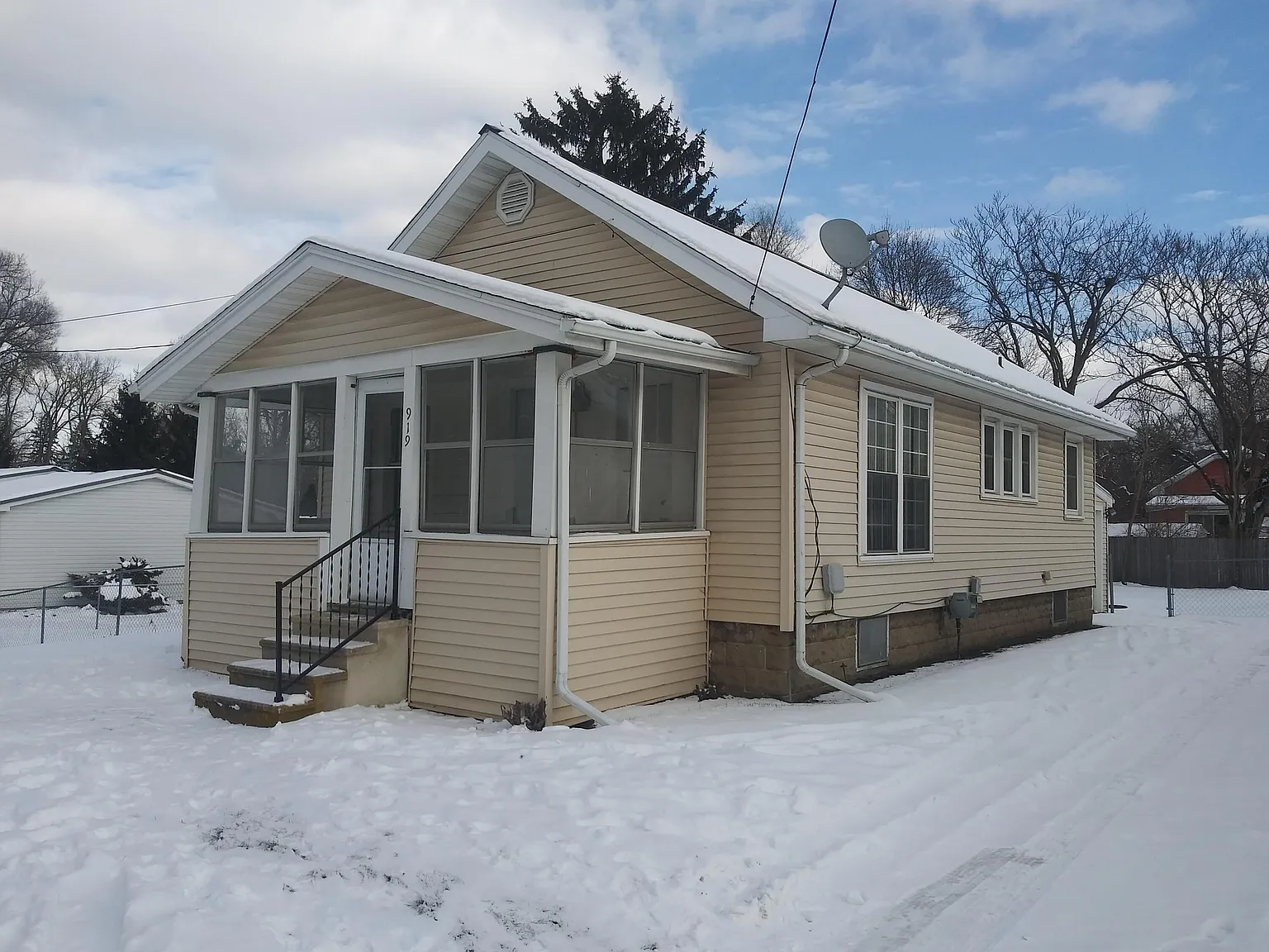 919 Bellevue Ave photo 1