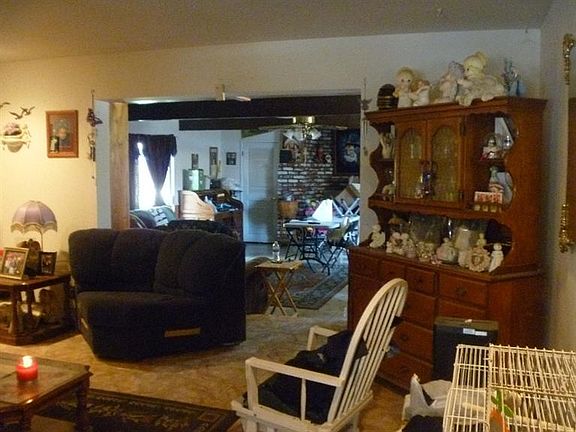 4th image of 1046 W Indianapolis Ave