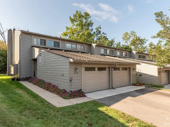 612 Watersedge Dr, Ann Arbor, MI 48105