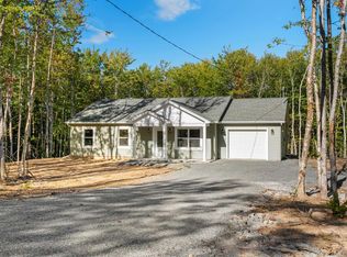 62 Ronald Ln, East Uniacke, NS B0N 1Z0