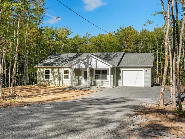 62 Ronald Ln, East Uniacke, NS B0N 1Z0