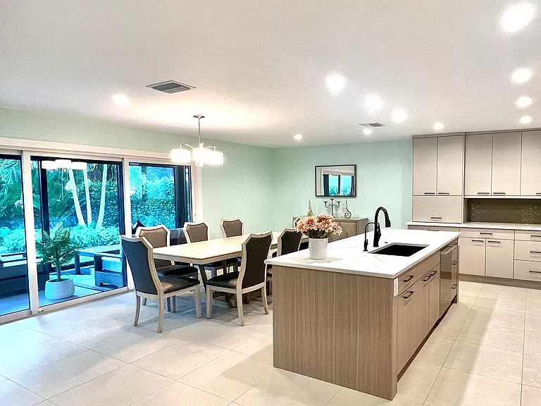4836 Napoli Dr #4836 — Photo 12