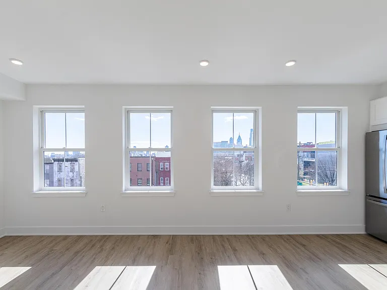 1201 W Girard Ave — Photo 41