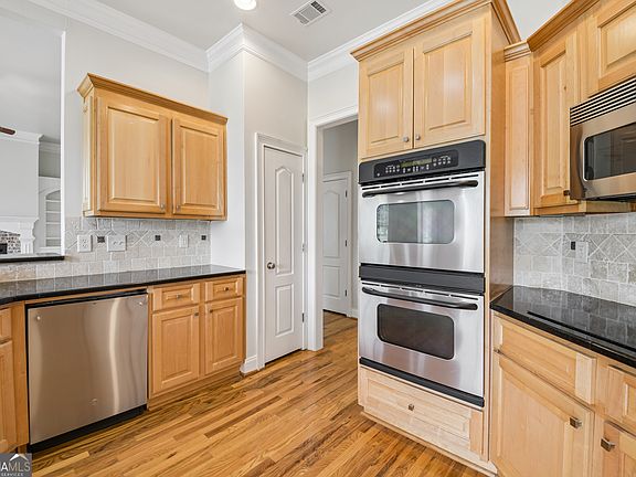 2nd image of 1040 E Magnolia Loop