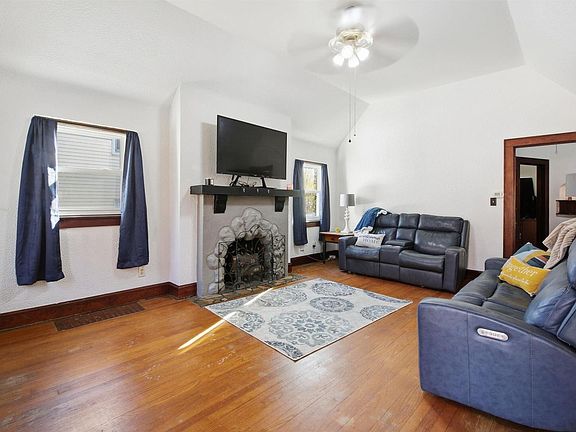 4th image of 1021 E Central Park Ave