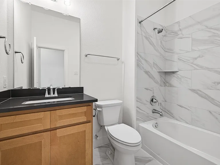 211 Amaranth Way — Photo 10