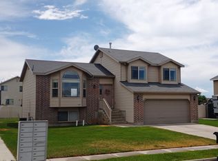1329 W 2000 N, Clinton, UT 84015