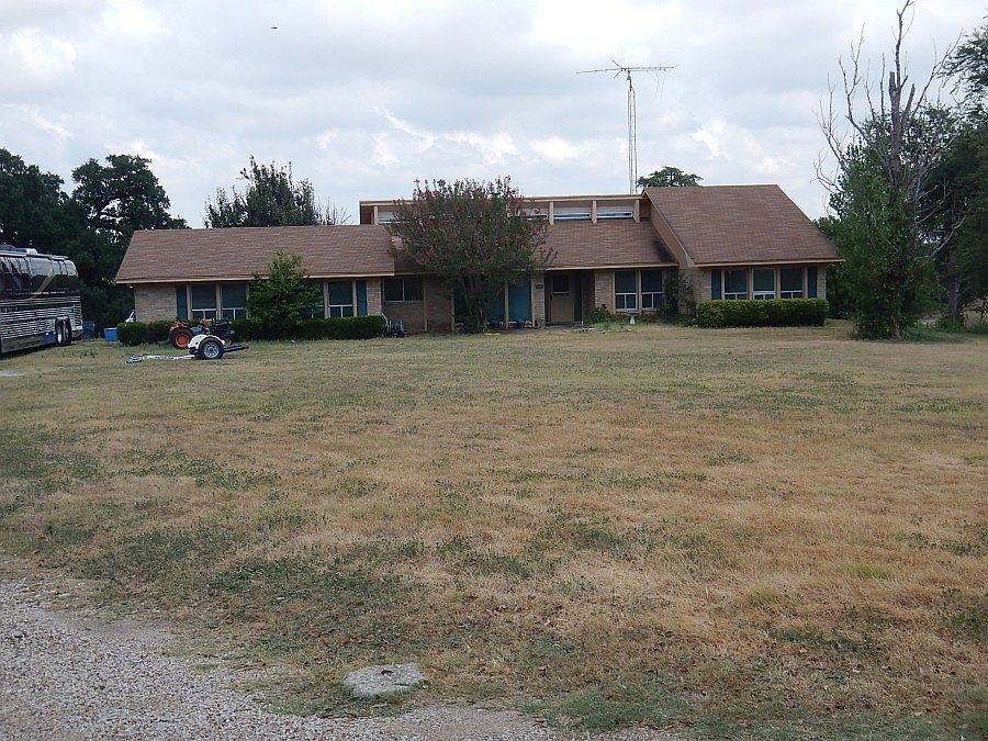 1st image of 587 Friendly Oaks Dr