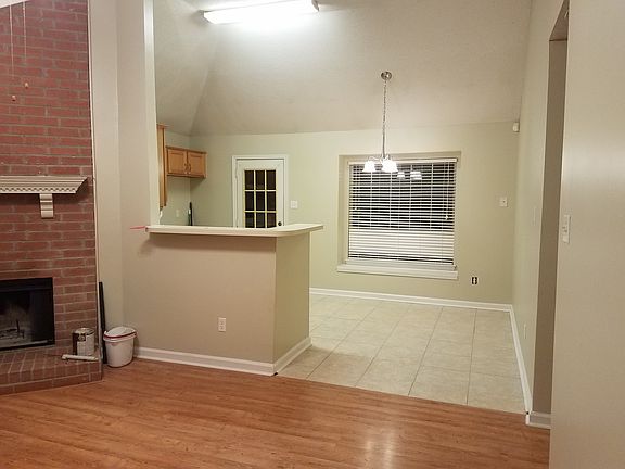 4th image of 420 Oakland Hills Dr